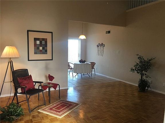 3rd image of 3696 La Cuesta Dr