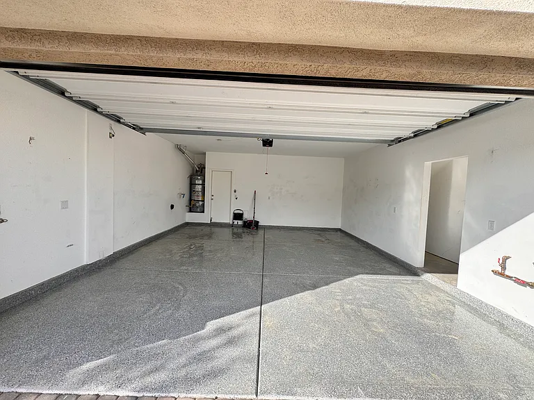 2711 Lindsey Springs St — Photo 2