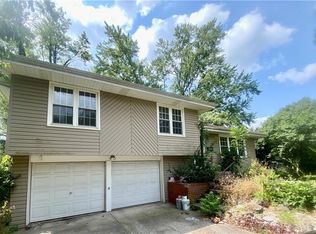 6205 E 120th Ter, Grandview, MO 64030