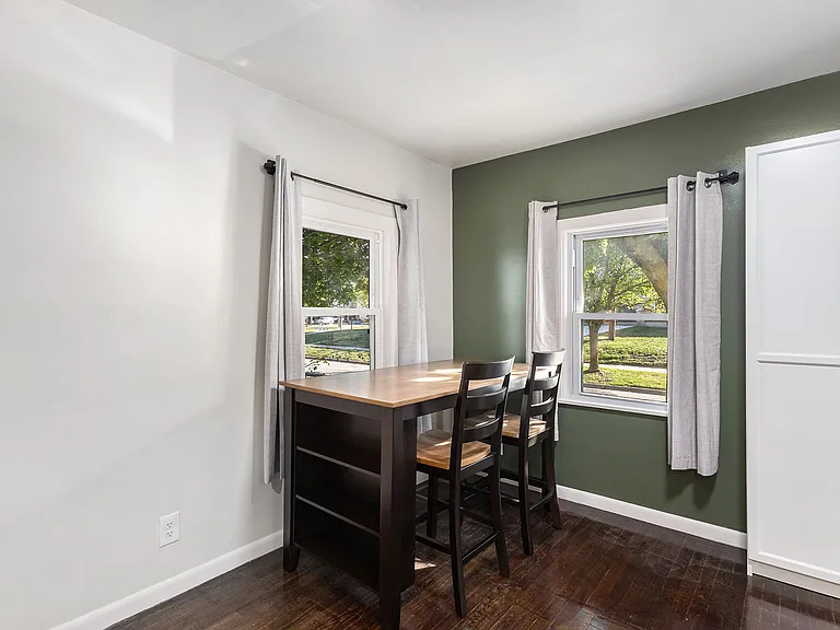 37 Gold Ave NW #2 — Photo 5