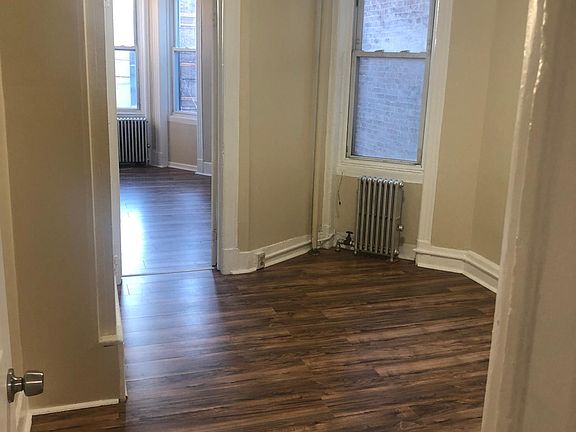 3rd image of 900 West St APT 3