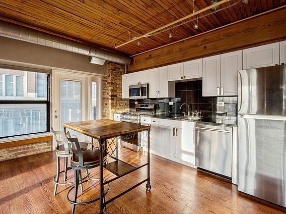 5th image of 1801 S Michigan Ave APT 201