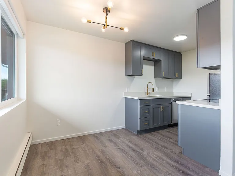 Barrett Apartments — Photo 31