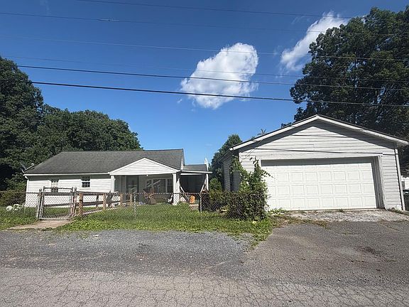 3rd image of 283 Saddleshop Rd