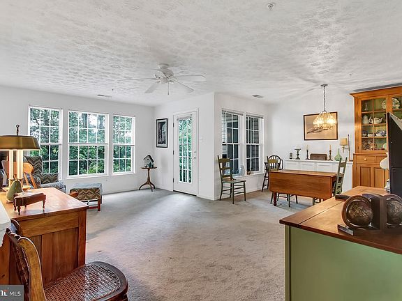 4th image of 2036 Hunting Ridge Dr