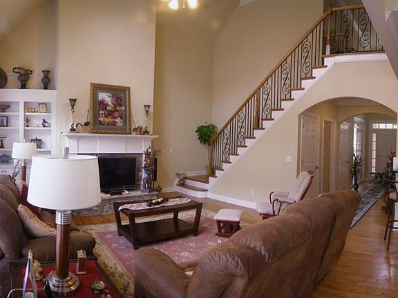 3rd image of 442 Wallis Farm Way