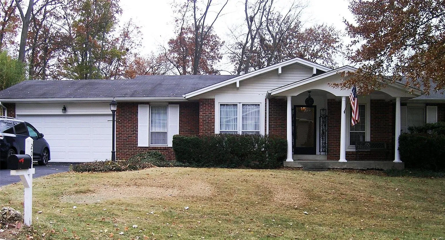 204 Morewood Dr photo 1