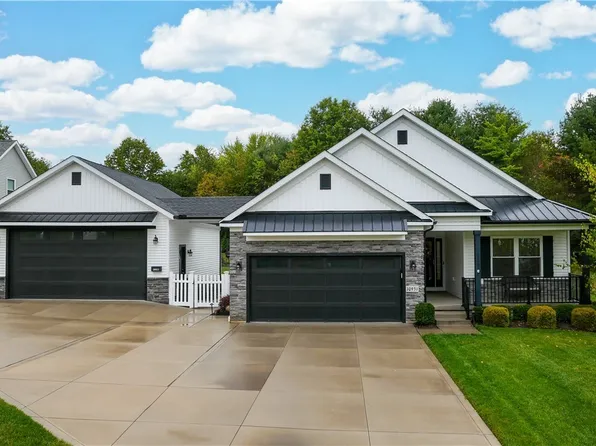 10931 Fox Den Cir, Garrettsville, OH 44231