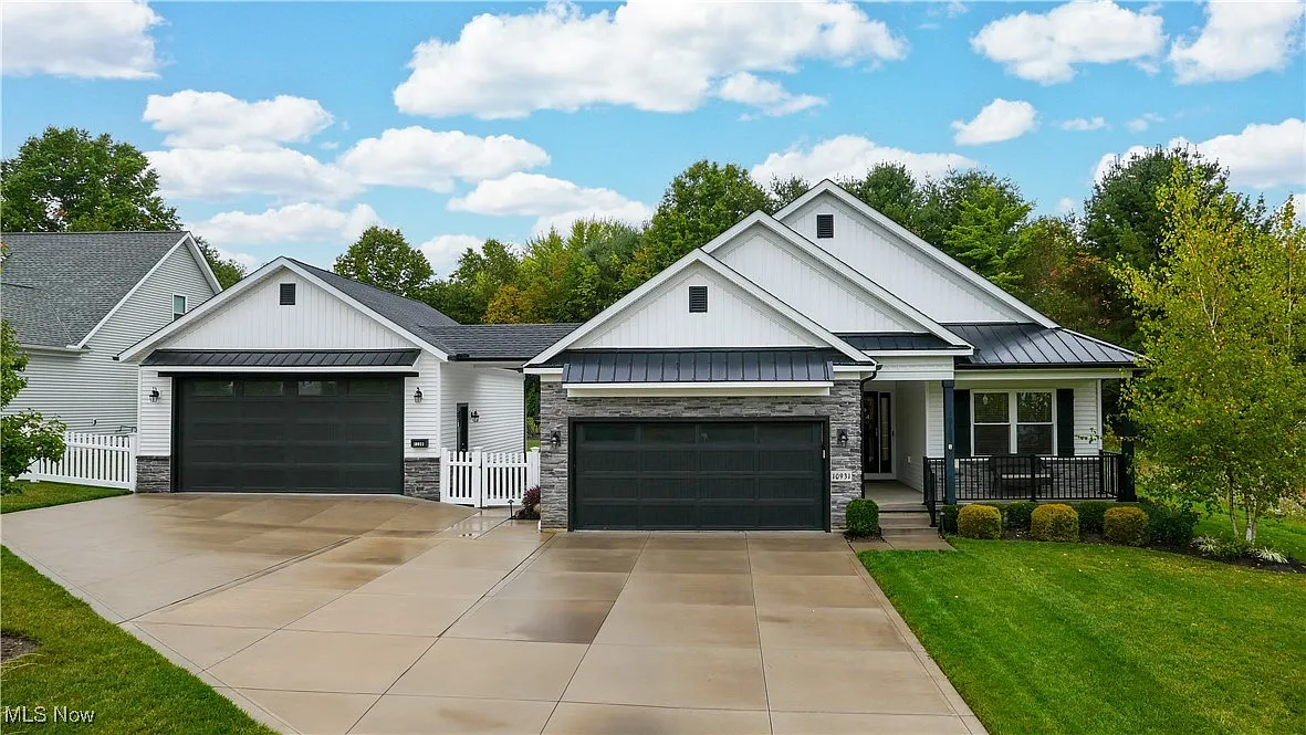 10931 Fox Den Cir photo 1