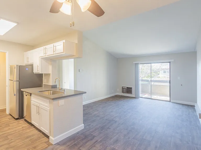 Monte Vista Apartments — Photo 2