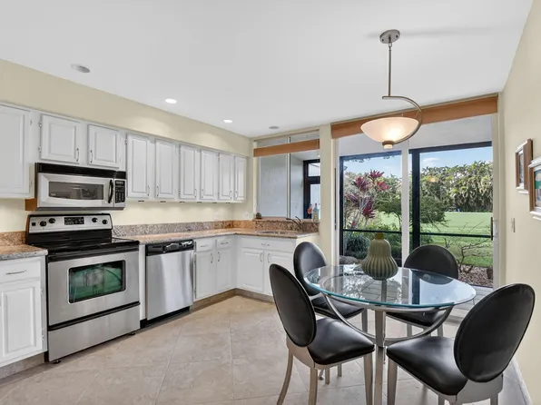 19720 Sawgrass Drive #902, Boca Raton, FL 33434
