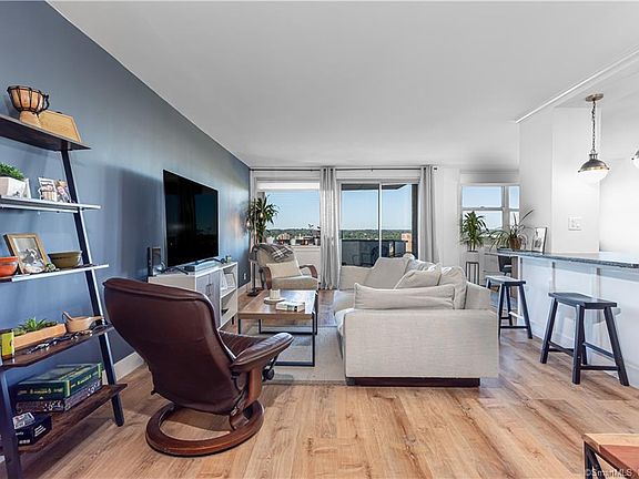 2nd image of 50 Glenbrook Road APT 16F
