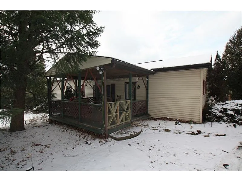 409 Birch St photo 1