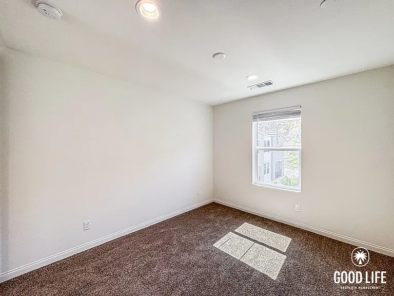 1923 Cicely St — Photo 14