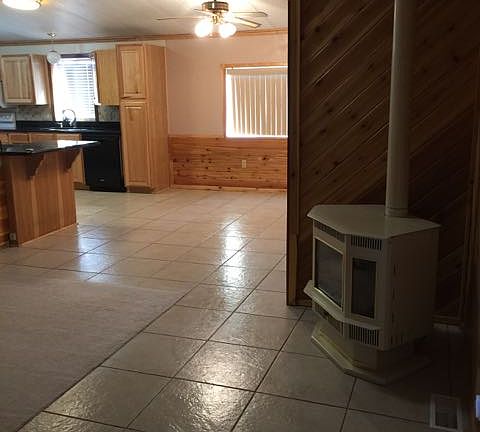 Entry looking Kitchen/Dinnin
