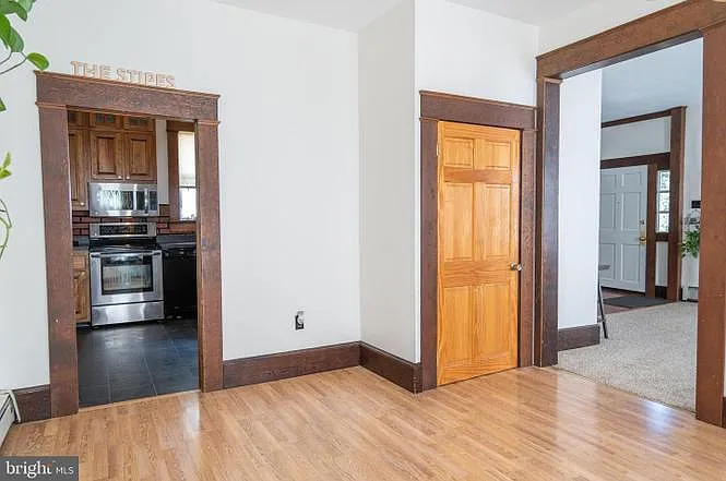 227 Walnut St — Photo 3