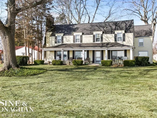 6977 S River Rd, Marine City, MI 48039