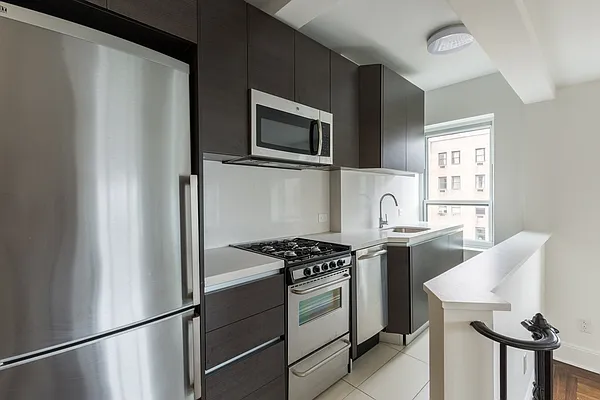 Rented by Stonehenge NYC LLC | media 5