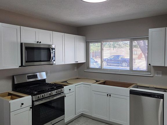 4th image of 1705 Utah St NE