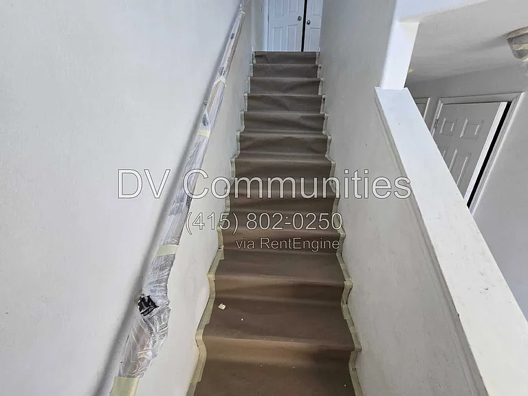 2820 SW Juniper Ave — Photo 5