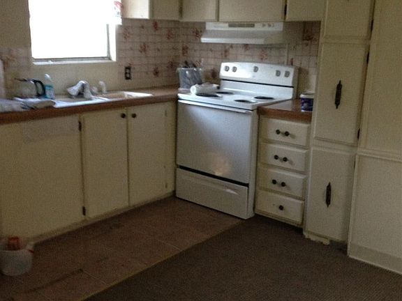 2nd image of 119 Dearborn St