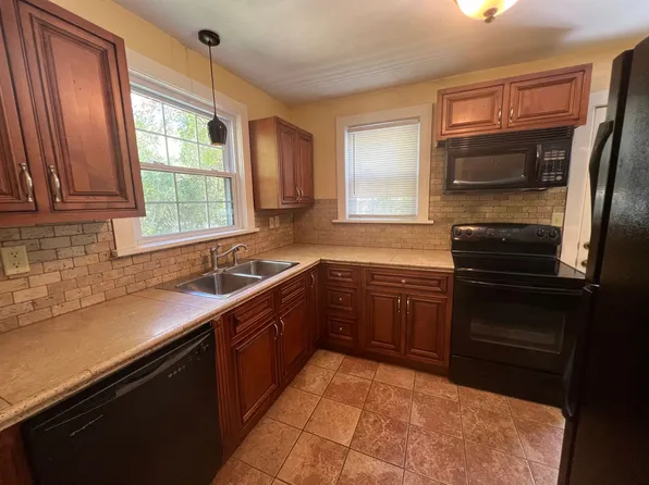 232 Hickory Grove Blvd, Clarksville, TN 37040