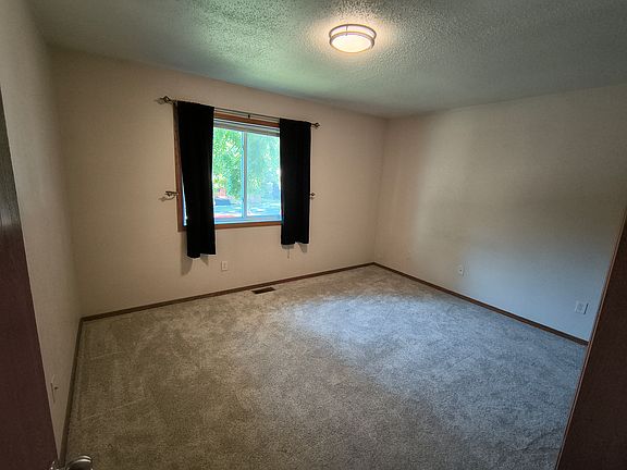 3rd image of 1117 W 10th St