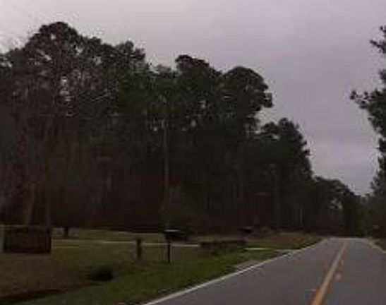 Exterior Neighborhood (street photo)