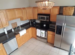 108 Broadway APT 3C, Newport, RI 02840