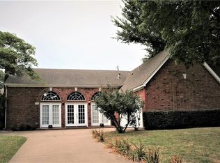 2709 Whitby Ln, Grapevine, TX 76051