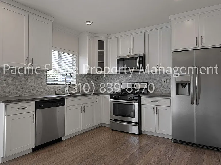 7205 S. La Cienega Apartments — Photo 8