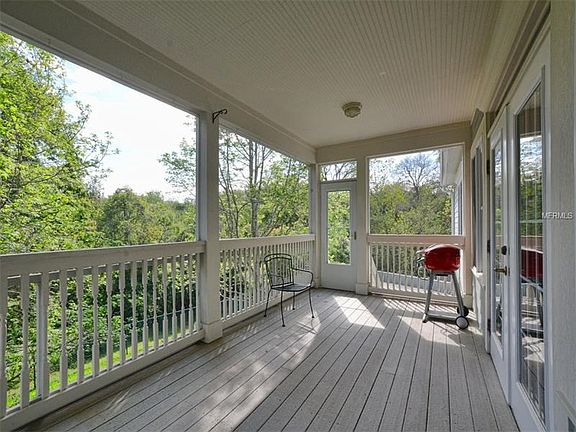 screened lanai off family room