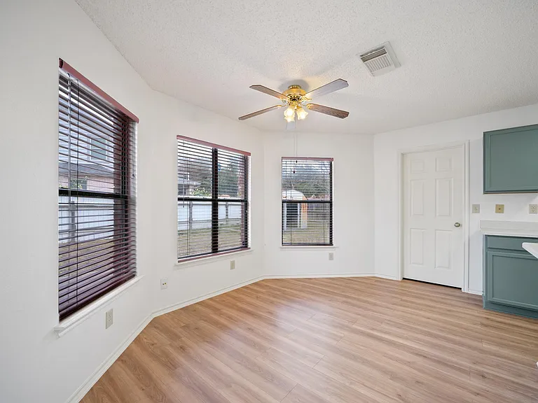 1688 Fir Cir — Photo 15