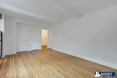 Rented by Barkoff Residential 