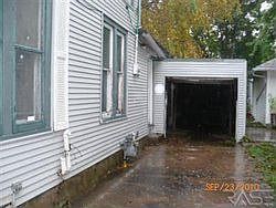 2nd image of 806 W 6th St