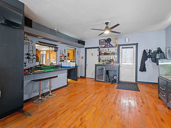 2nd image of 276 4th St