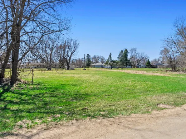 E 9th St, Starbuck, MN 56381