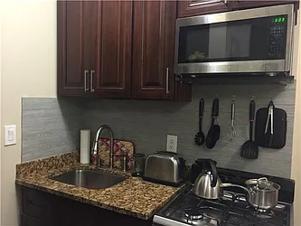 Rented by R New York