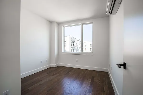 Rented by Nooklyn NYC LLC | media 18