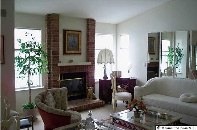 2nd image of 1077 Buckingham Drive #B