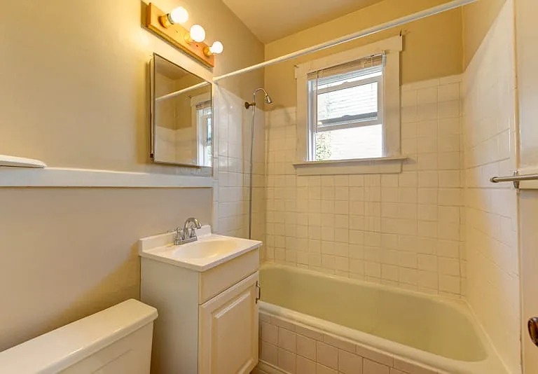 1718 S Franklin St — Photo 7