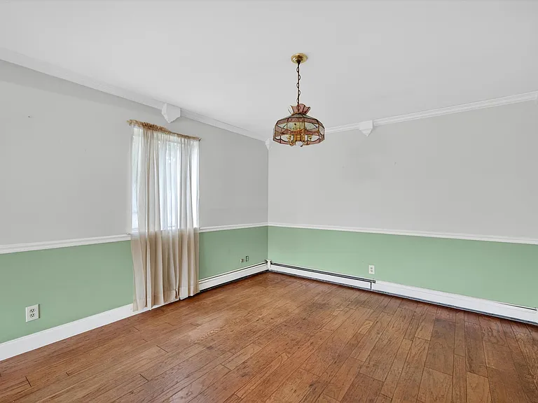 76 Maureen Dr — Photo 17