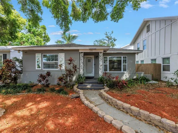 2111 14th St N, Saint Petersburg, FL 33703