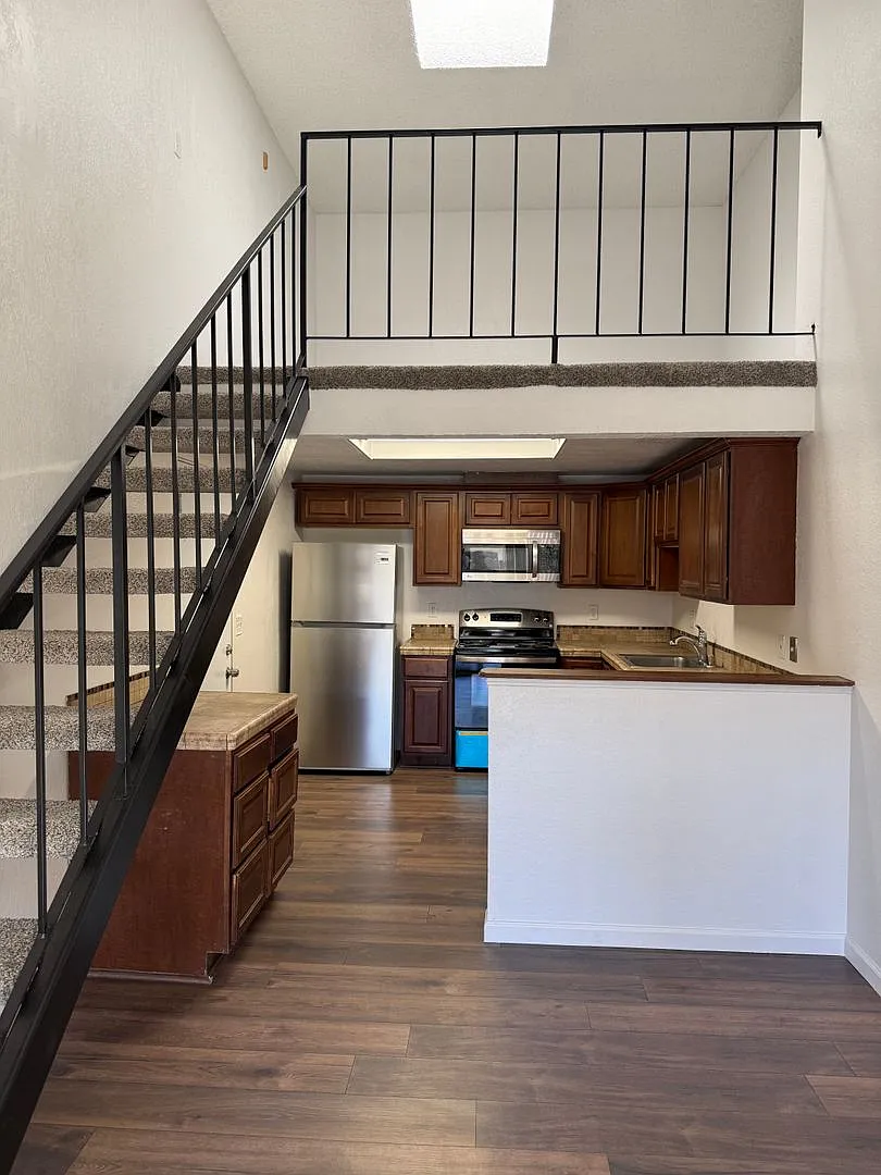 Updated 3bd/2ba Rocklin Duplex — Photo 4
