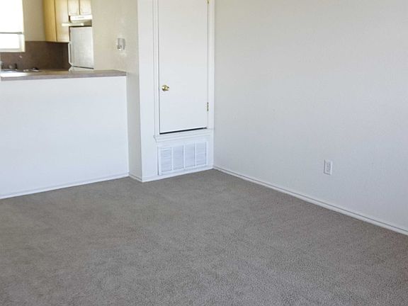3rd image of 4410 Sylvia Dr APT B