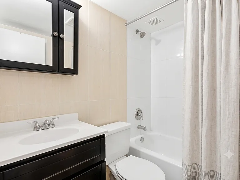 7 E 32nd St #4G — Photo 3