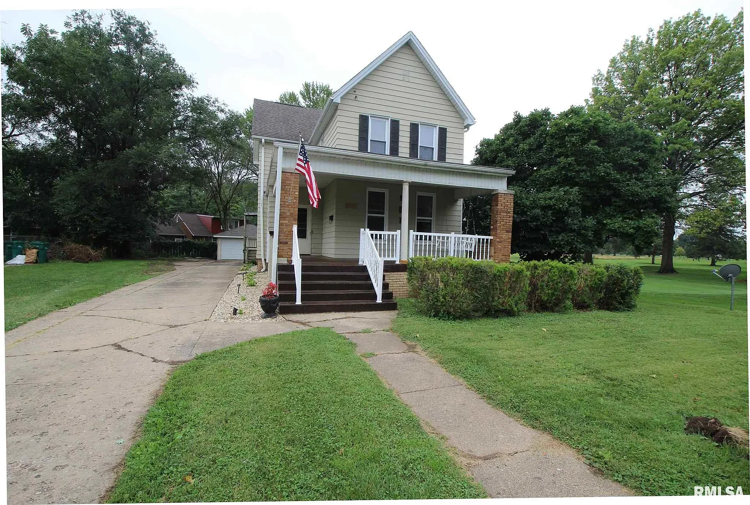 2128 W Manor Pkwy photo 1