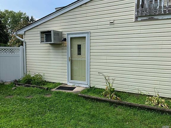 2nd image of 11 Sparrow Dr