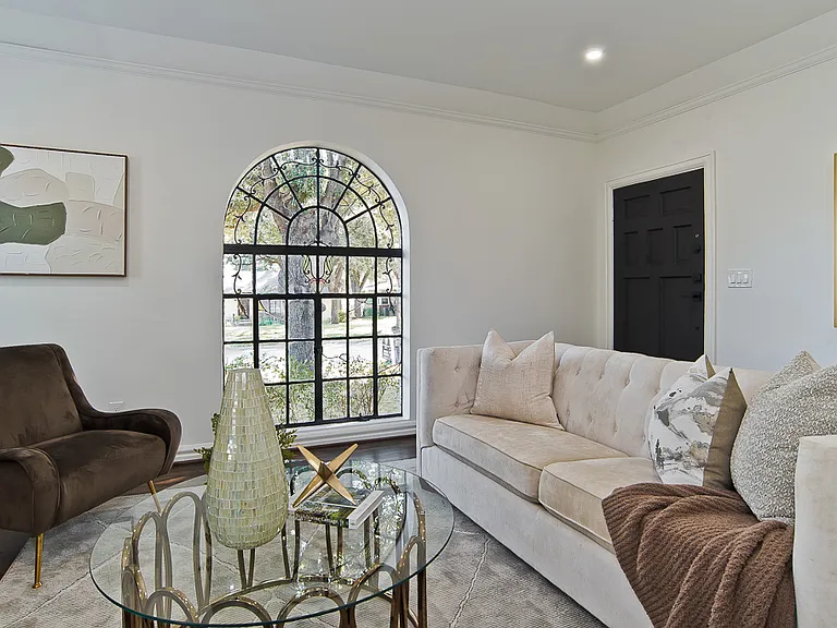 1835 Cedar Crest Blvd — Photo 3