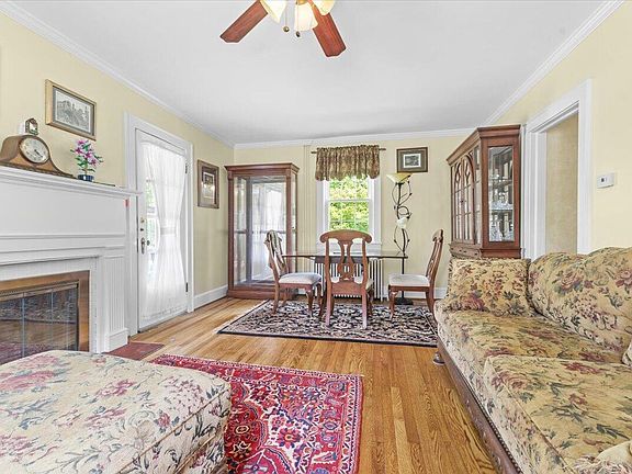 5th image of 209 Huntington Blvd NE